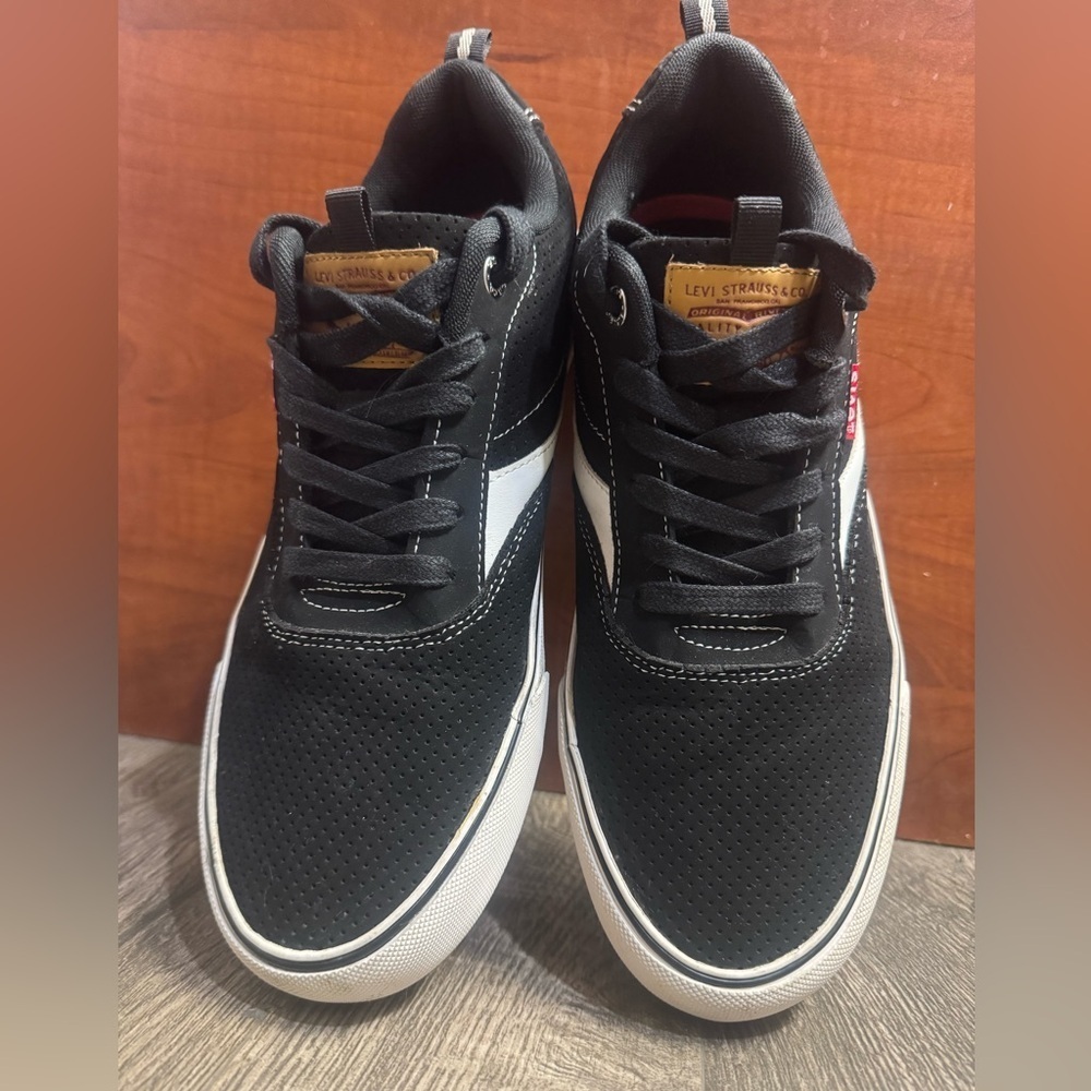 Levi's Men's Black and White Casual Sneakers - Picture 6 of 11